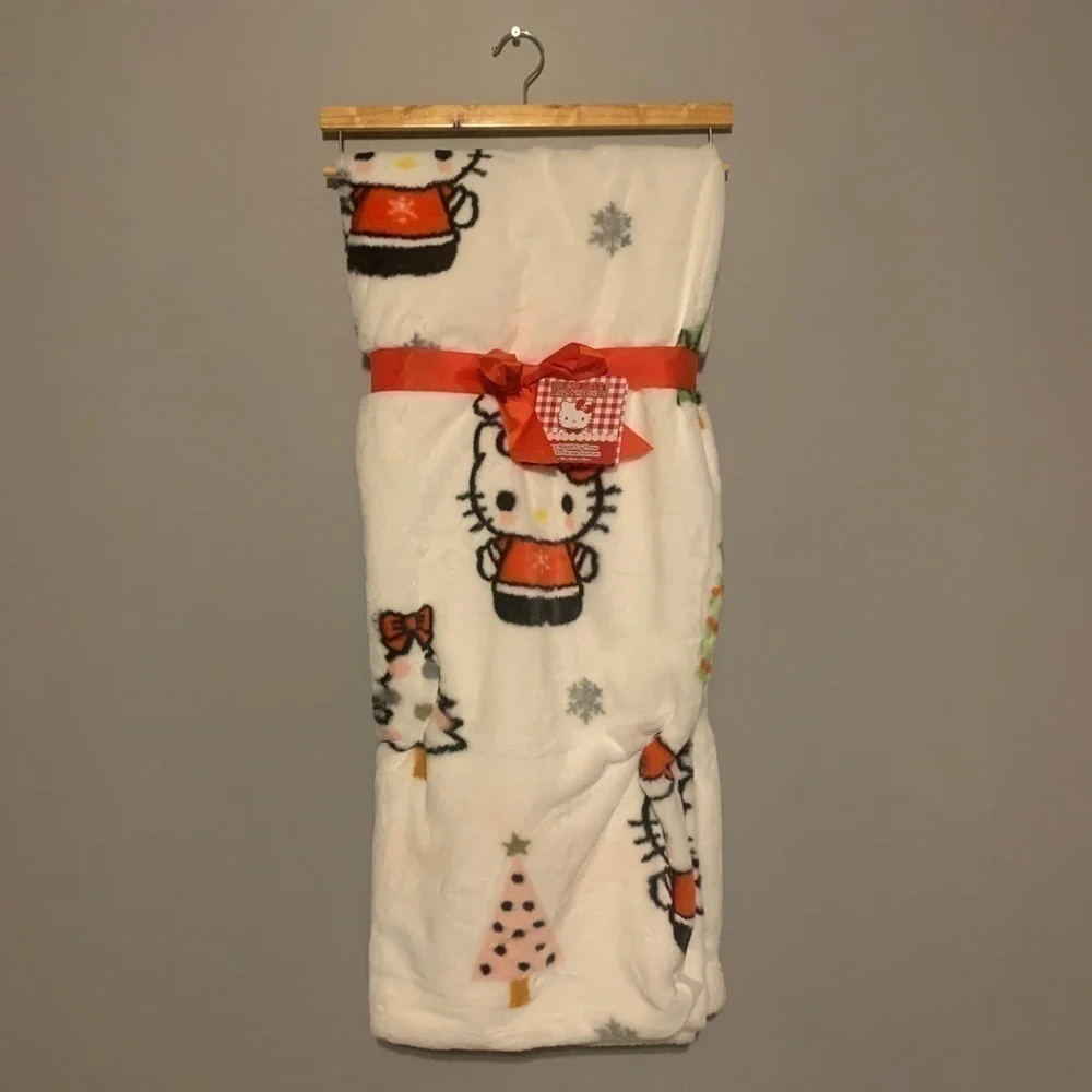 NWT. HELLO KITTY Christmas Holiday Throw Blanket